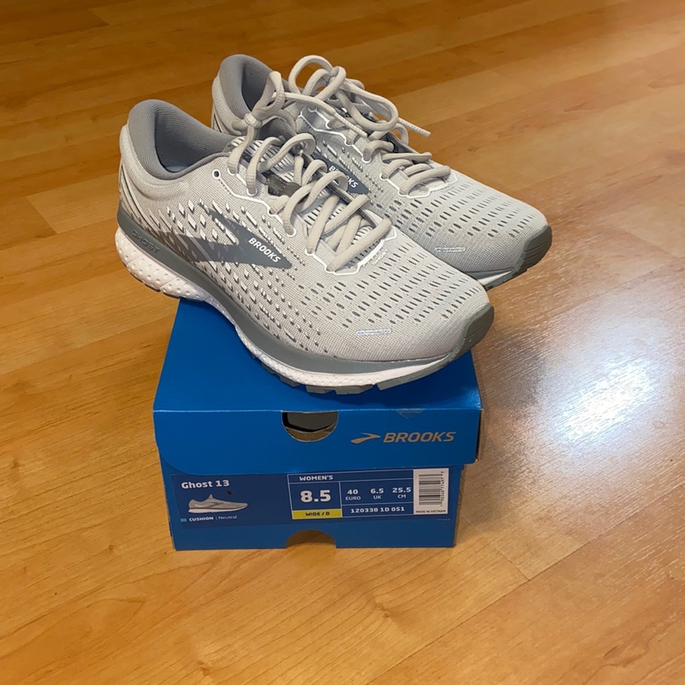 Brooks ghost 13 size 8.5 wide